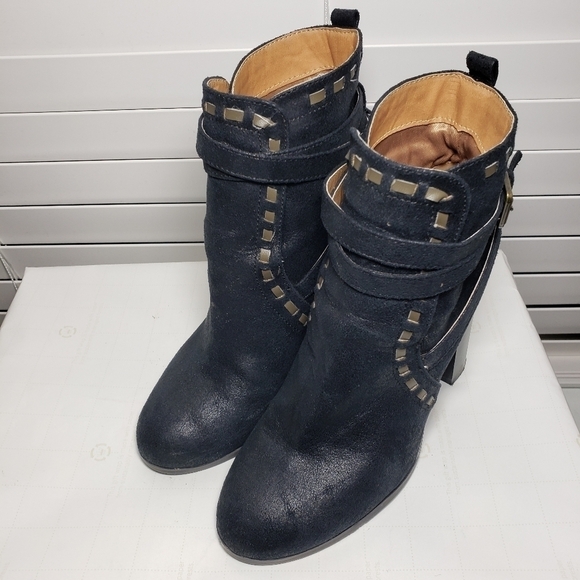 Qupid Black Round Closed Toe Studded Booties - Picture 3 of 12